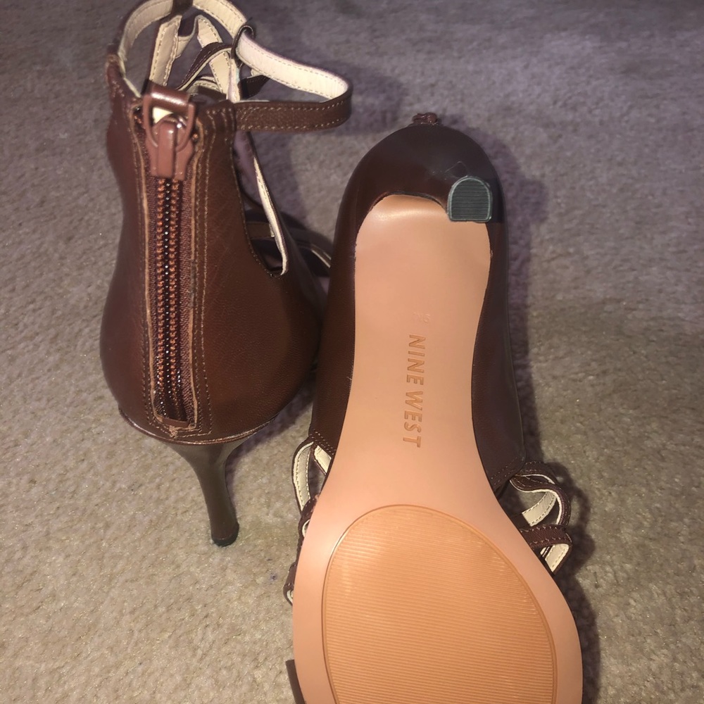 Heels - Picture 2 of 2